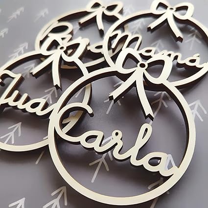 Bolas de navidad de madera personalizadas cordel incluido Adornos navideños Ornamento Decoraciones colgantes de Navidad para el árbol de Navidad